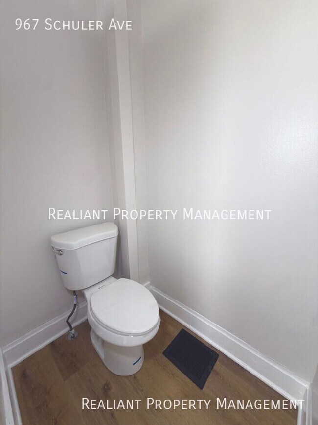 Building Photo - 967 Shuler Ave