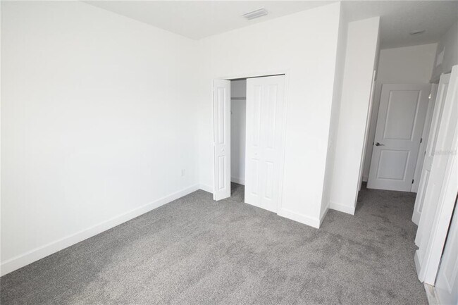 Building Photo - 460 Lake Shore Pkwy