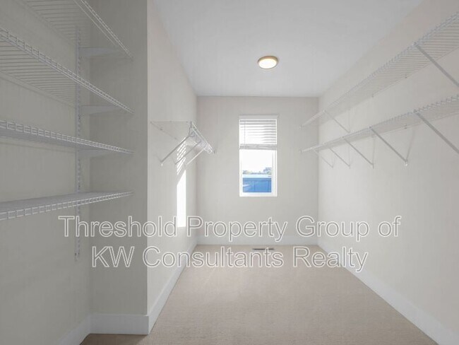 Building Photo - 1165 N 4th St