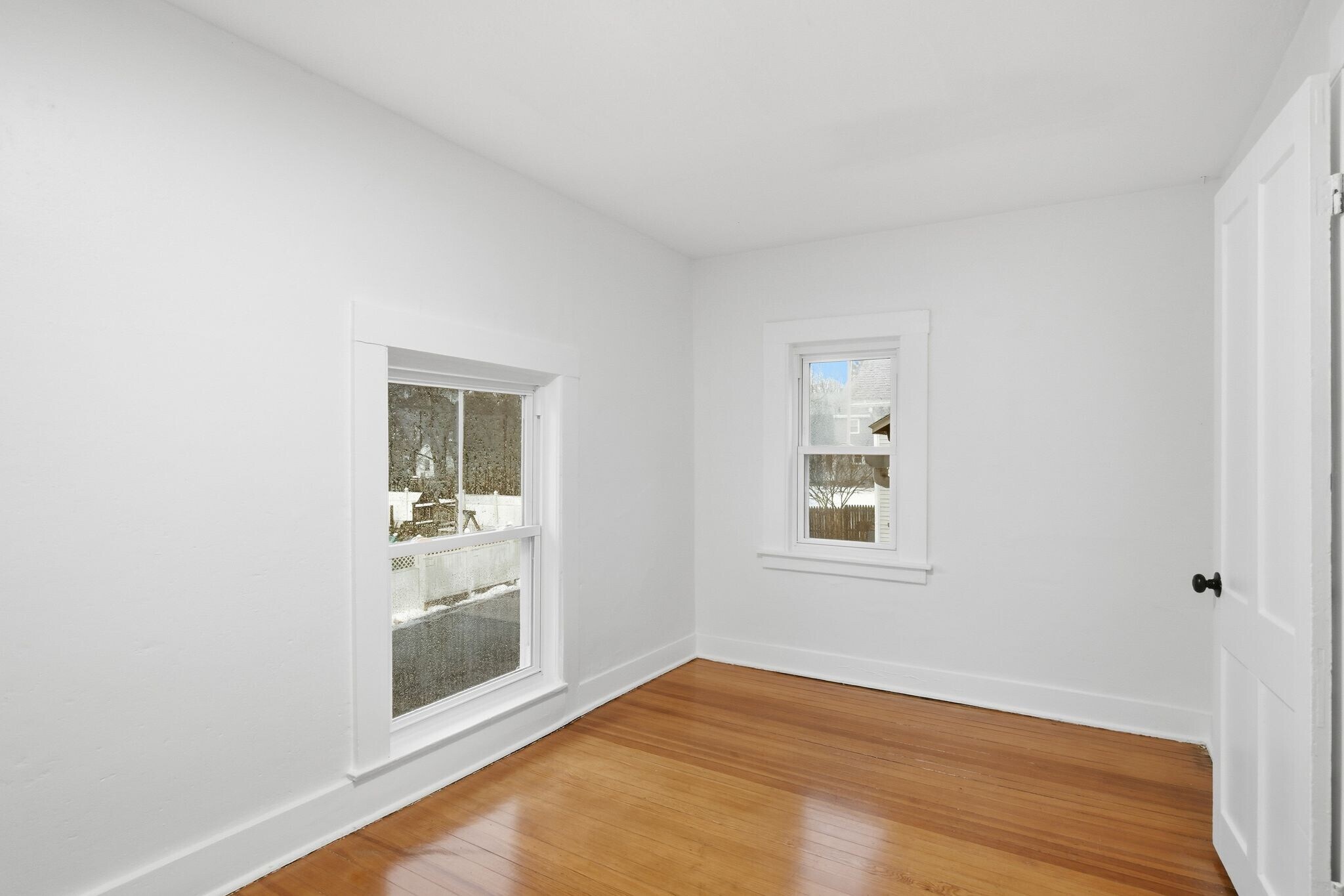 Building Photo - 7 Day Ave