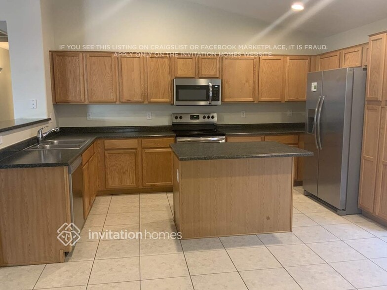 Building Photo - 460 W Gascon Rd