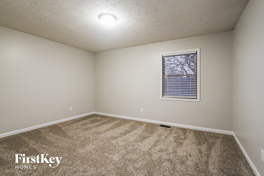 Building Photo - 6116 Buck Blvd