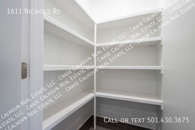 Building Photo - 1611 Nichols Rd