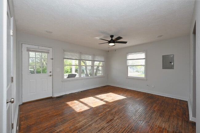 Building Photo - Updated 2BR/2BA Home | Rare Second Bath, Efficient Layout