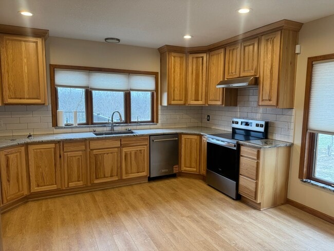 Building Photo - 15805 US-71