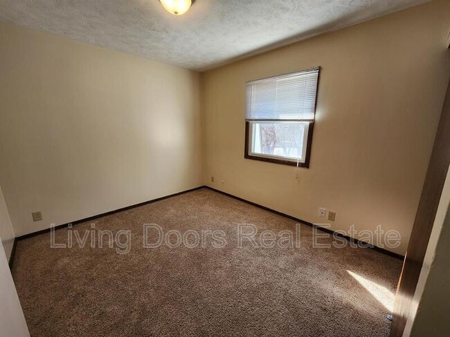 Building Photo - 1505 David Dr
