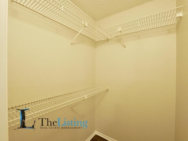 Building Photo - 637 Buoy Ln