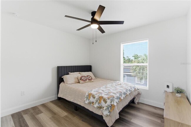 Building Photo - 1 31st St S