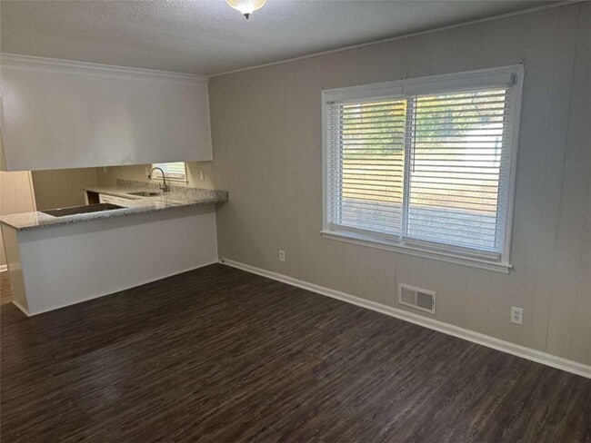 Building Photo - 437 Lockridge Ln