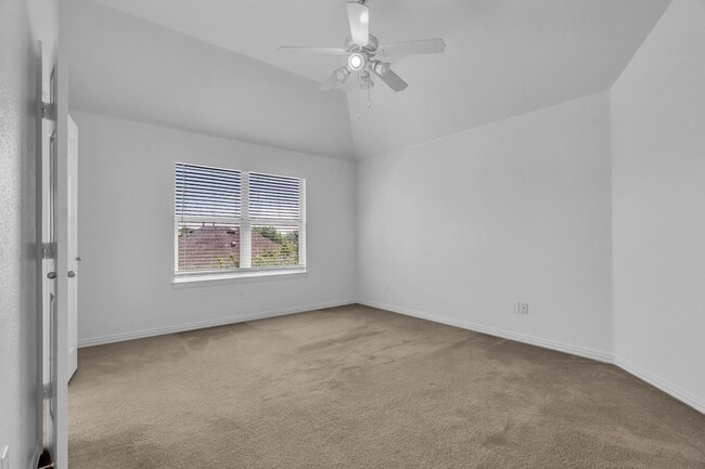 Building Photo - 513 Renee Dr