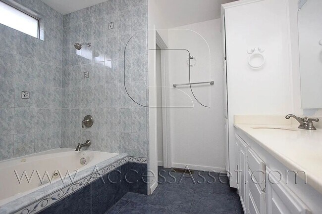 Building Photo - Spacious 3 Bedroom Home with Fenced Yard & Two-Car Garage in Lake Elsinore
