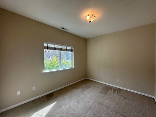 Building Photo - Home located in a gated Lakefront community with 3 swim areas & a boat dock