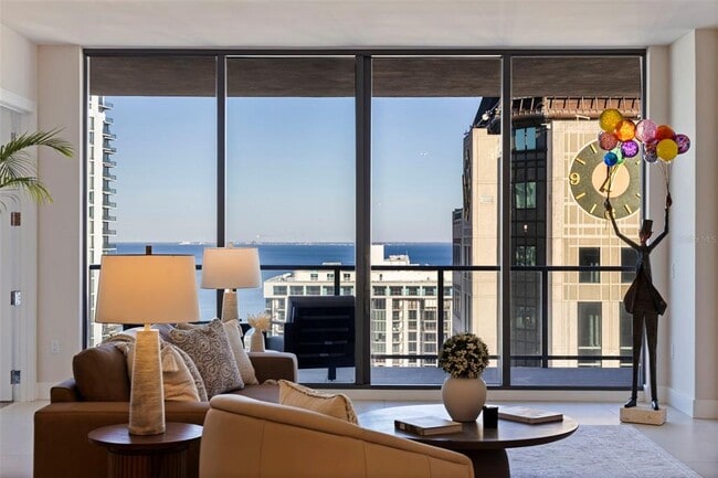 Building Photo - 275 1st Ave S