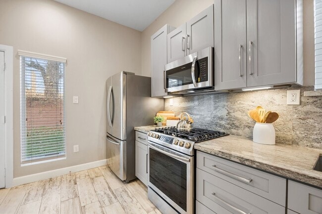 Building Photo - 317 E 35th St