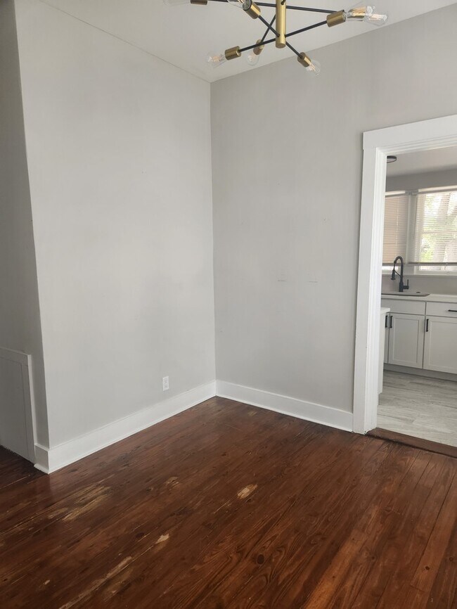 Building Photo - Newly updated 3/1.5 San Marco