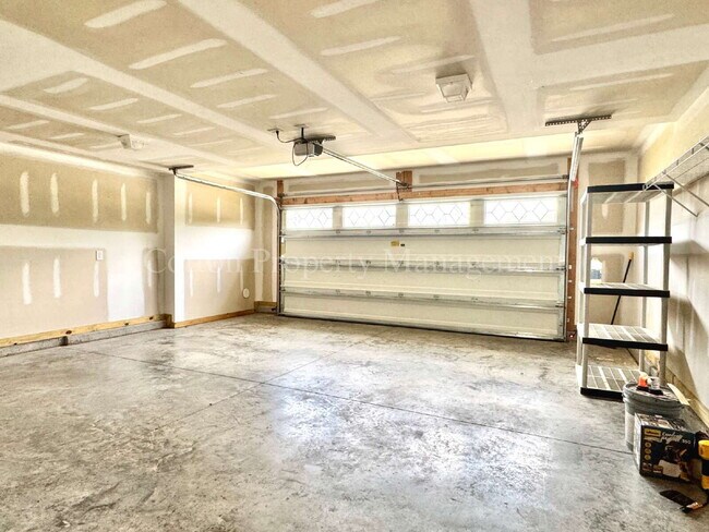 Building Photo - 5283 Vespar Ct