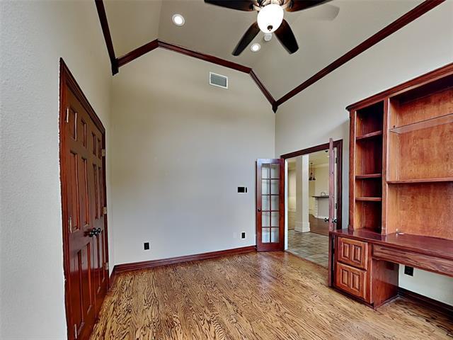 Building Photo - 807 Heather Ln