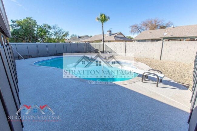 Building Photo - 944 W Meseto Ave