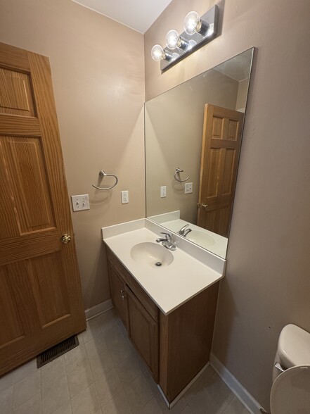 Downstairs bath - 7649 Keistlers Store Rd