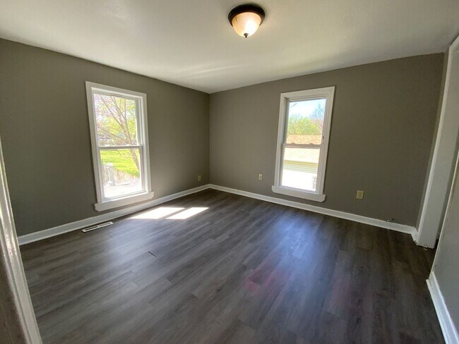 Building Photo - 2037 N Jefferson Ave