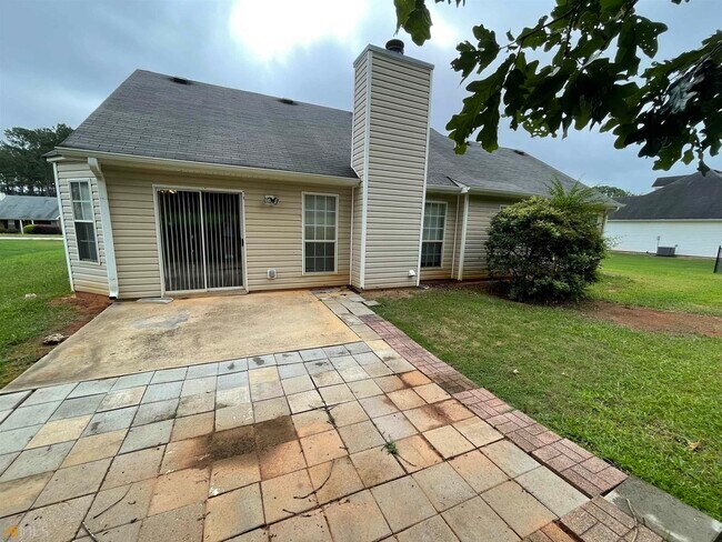 Building Photo - 100 Oak Hill Dr