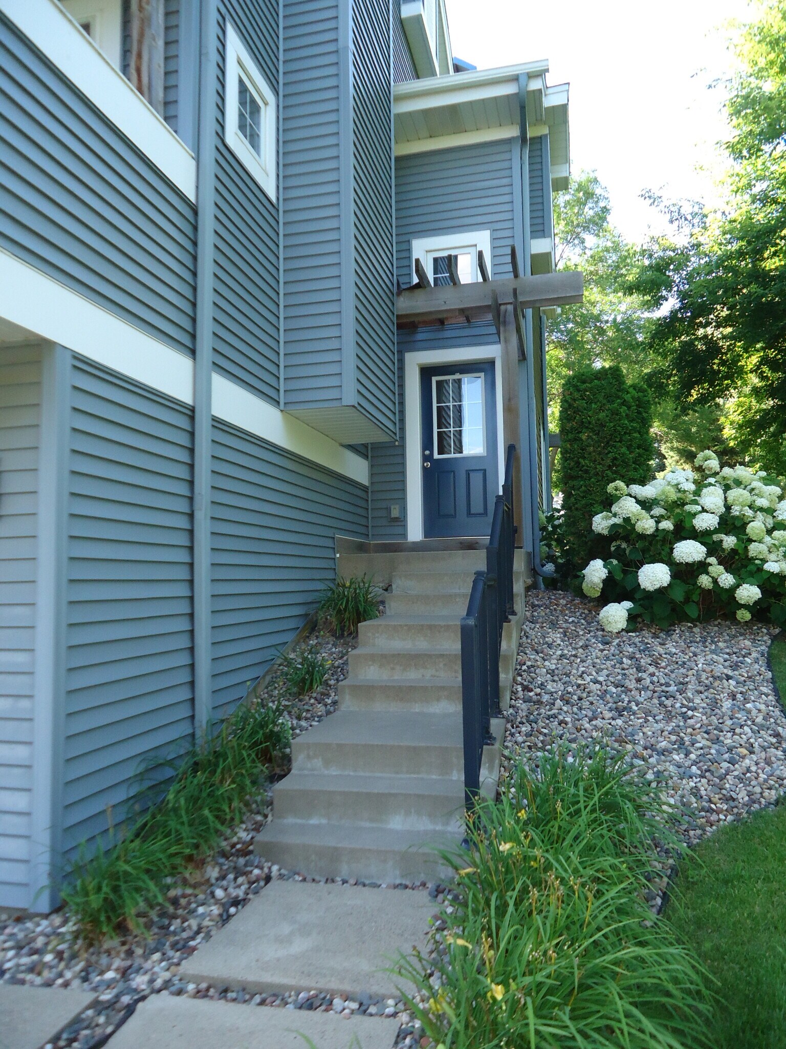 Building Photo - 15645 24th Ave N