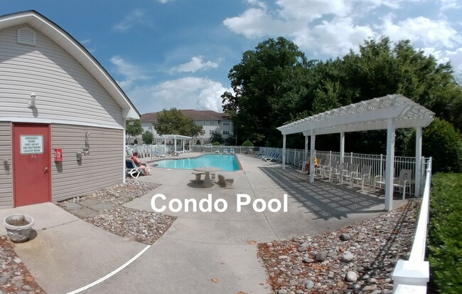 Building Photo - 908 Southmoor Dr