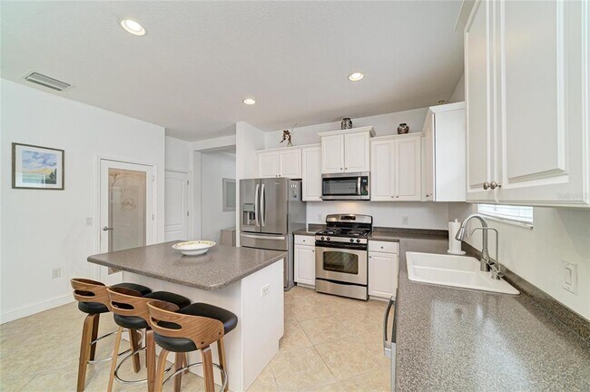 Building Photo - 4650 Woodbrook Dr