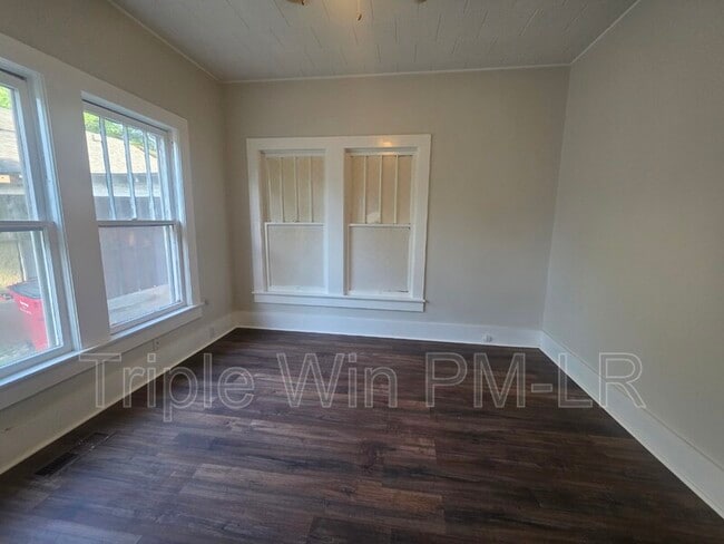 Building Photo - 609 N Morrill St