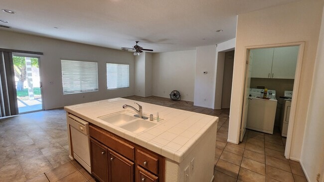 Building Photo - 754 Mira Grande