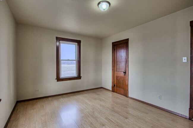 Building Photo - Charming Country Home on Acreage off Highw...