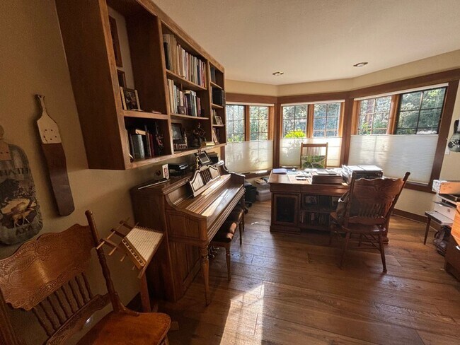 Building Photo - 973 Sand Iron Dr