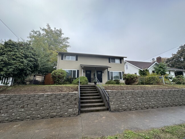 Primary Photo - 3827 N Vancouver Ave
