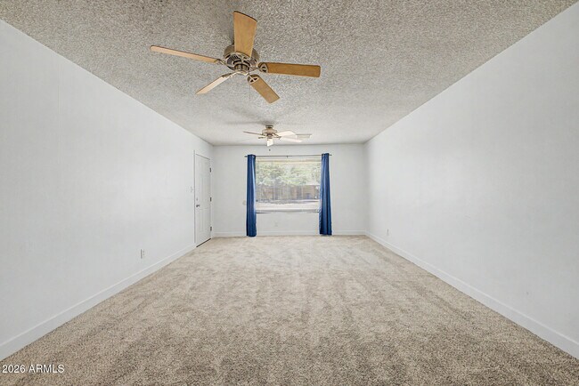 Building Photo - 1623 E Del Rio Dr