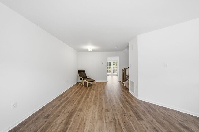 Building Photo - 46733 Woodmint Terrace