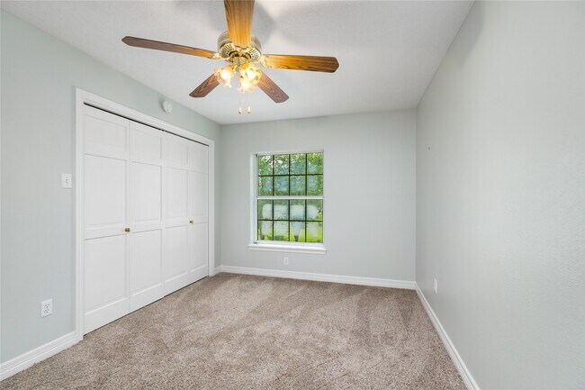 Building Photo - 106 River Oaks Dr