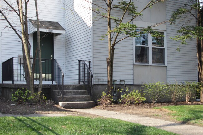 Primary Photo - 410 South Ave