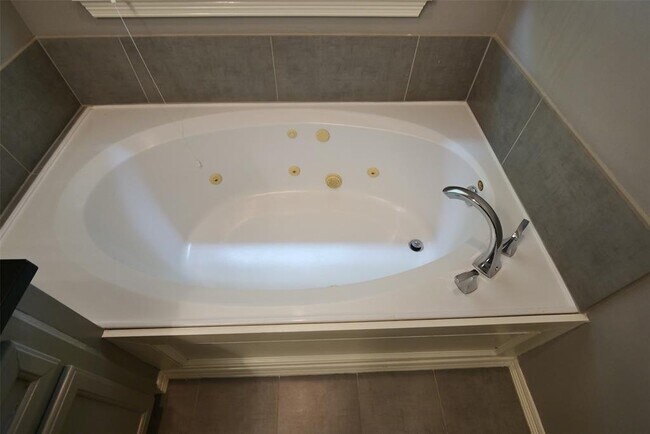 Building Photo - 4914 Maxie St