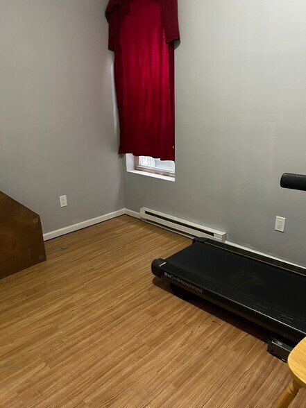 Building Photo - 33 Congress St