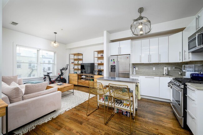 Building Photo - 349 3rd St