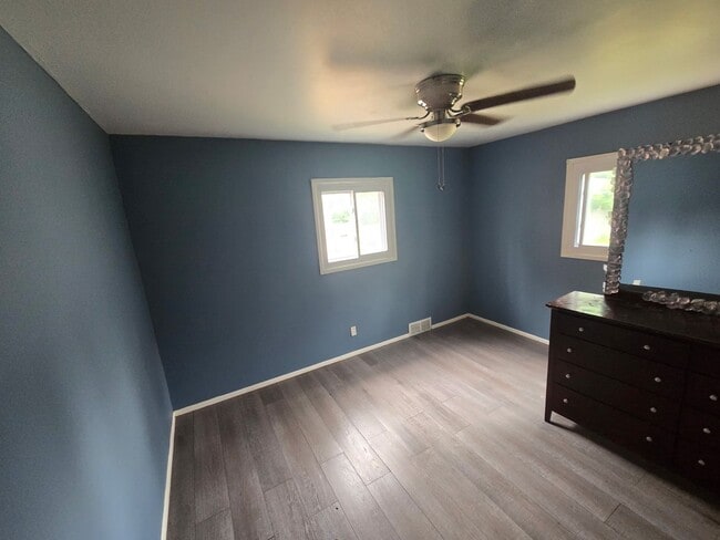 Building Photo - 3BD/ 1.5 BA Home for Rent Cleveland