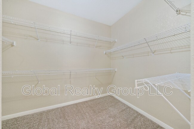 Building Photo - 20418 Cliff Park Ln