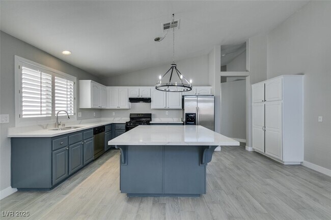 Building Photo - 2744 Summerchase Ln