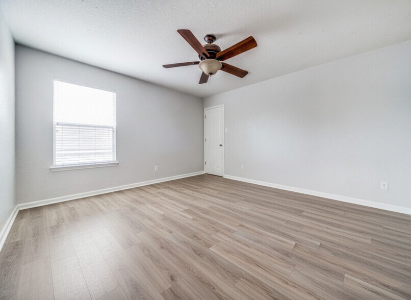 Building Photo - 10811 Marot Fld