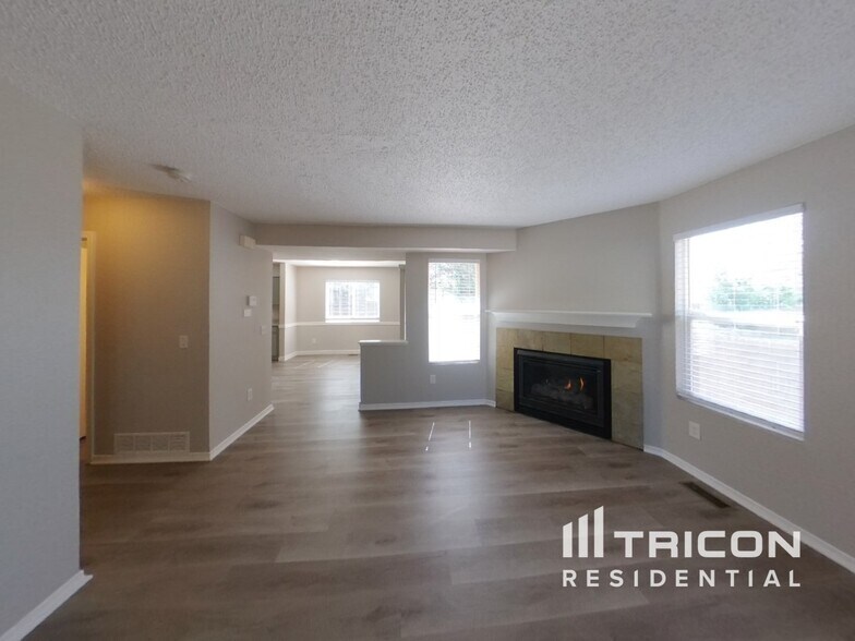 Building Photo - 1584 Canoe Creek Dr N
