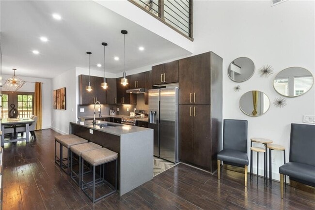 Building Photo - 255 Mathewson Pl SW