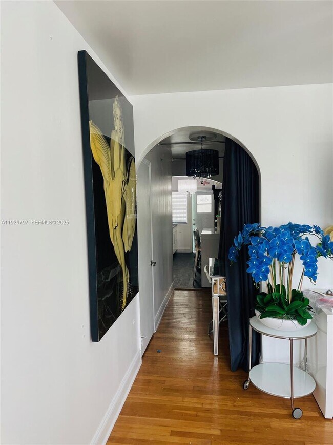 Building Photo - 1027 Euclid Ave