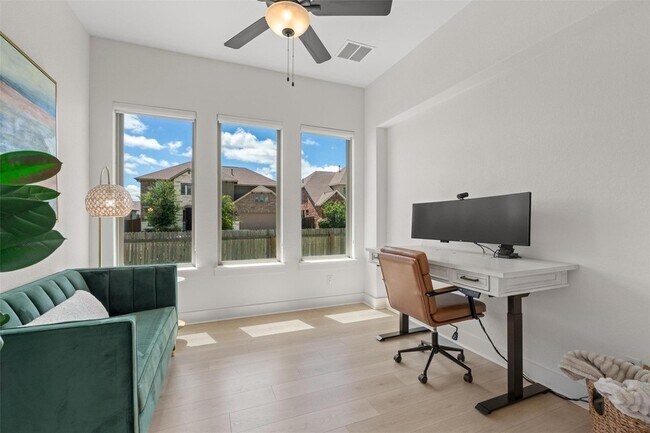 Building Photo - 3800 Sandhill Crane Dr