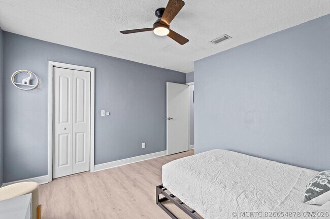 Building Photo - 1599 Bayridge Pl