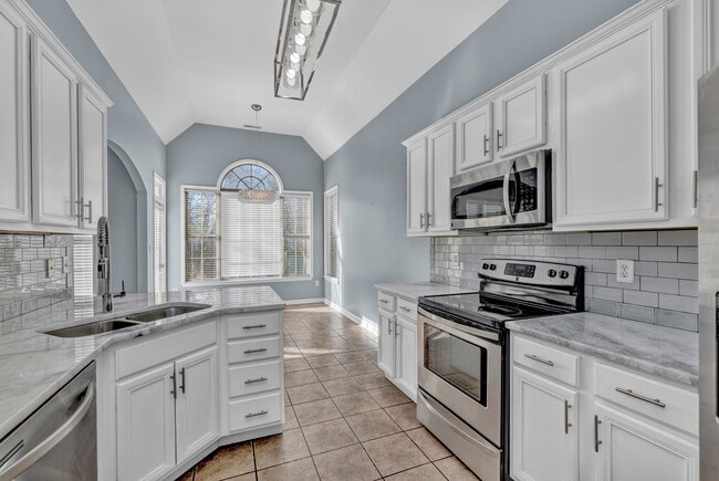 Building Photo - 237 Camden Lake Dr